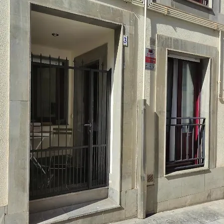 Timon, Cerca De La Playa